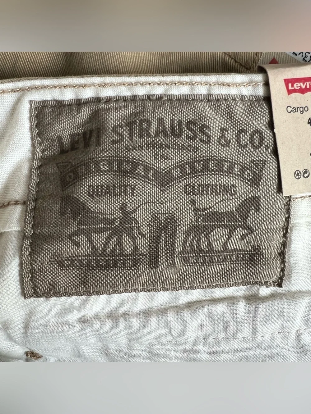 LEVI’S NWT Men’s Cargo 1 Pants Neutral Relaxed Fit 33 x 32 NEW